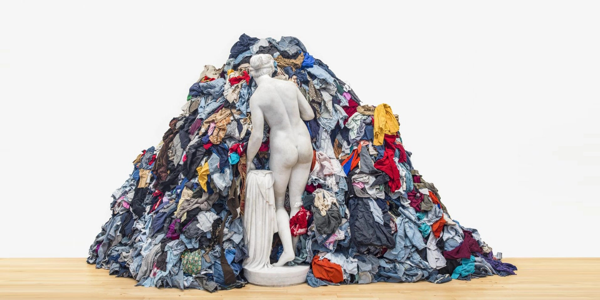 Venere degli stracci a Napoli: Le istituzioni potevano fare di meglio